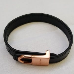 BUSCEMI LOCK BRACELET | BLACK

ROSE GOLD
